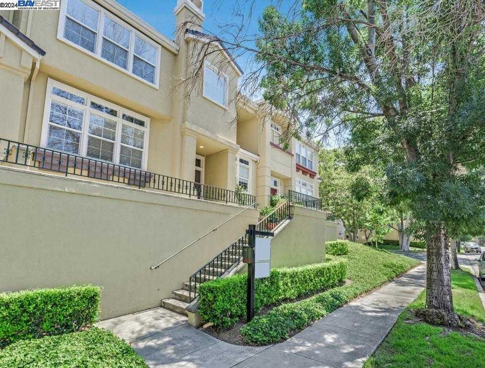 Neighborhood Neighborhood-5