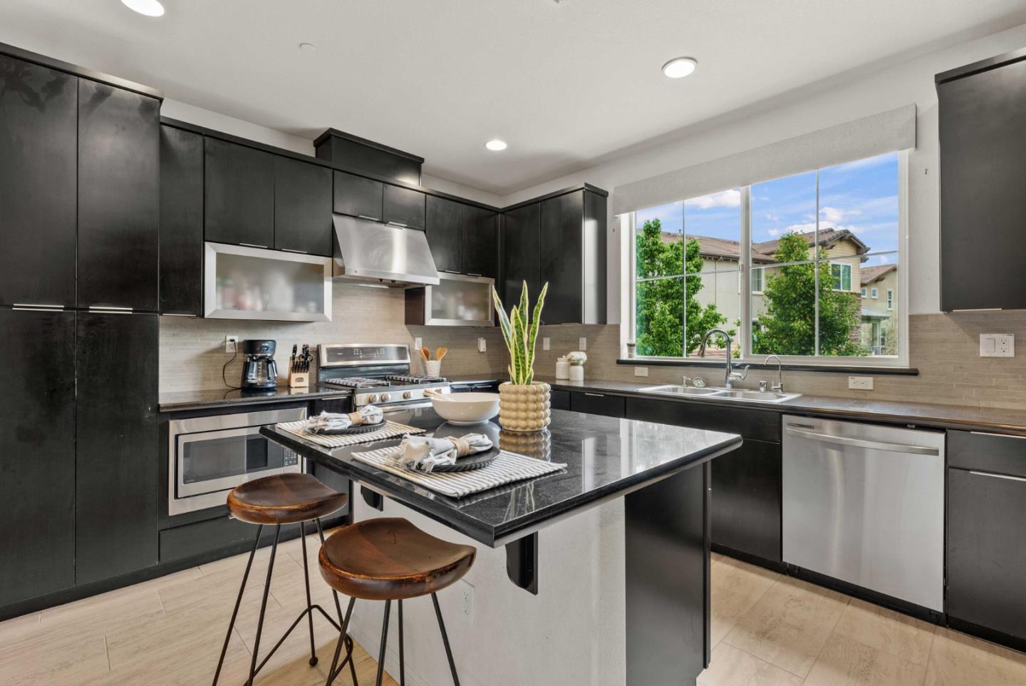 Neighborhood Neighborhood-48