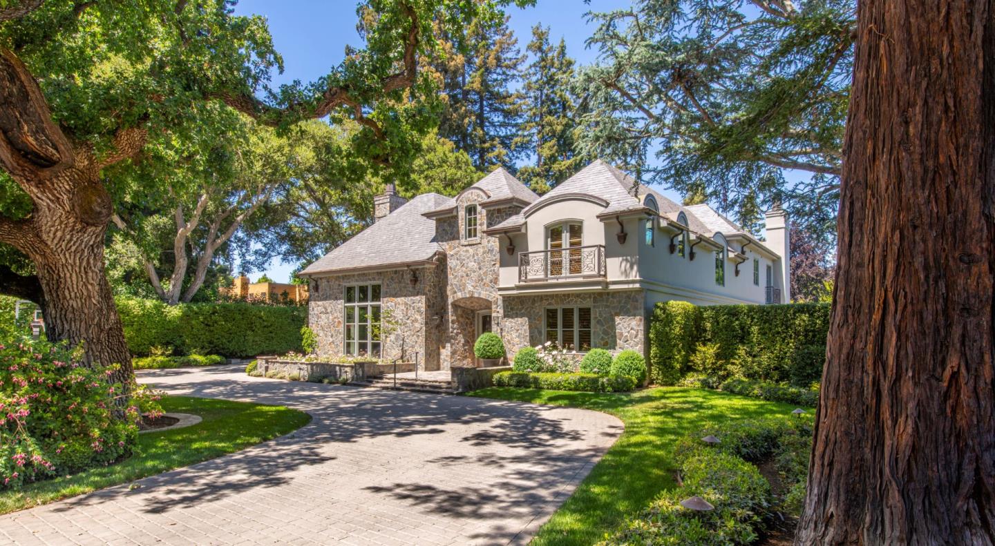 Neighborhood Neighborhood-32