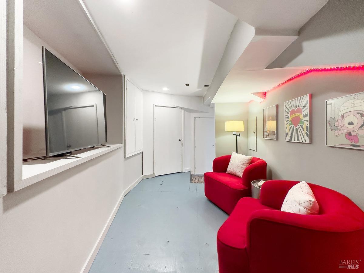 Neighborhood Neighborhood-5