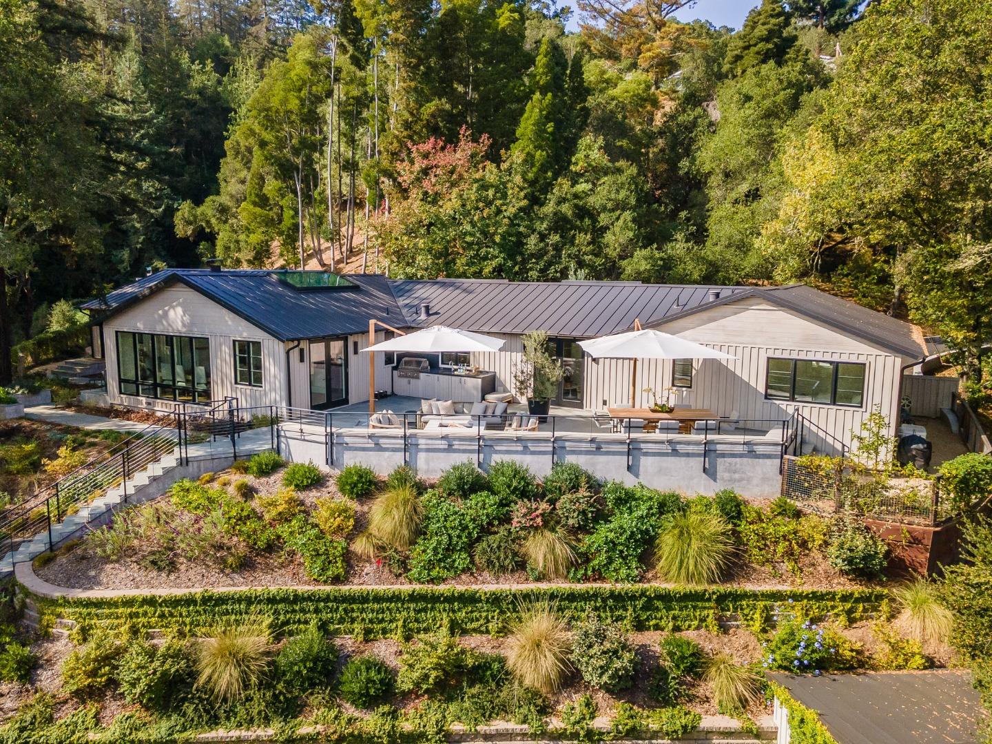 Neighborhood Neighborhood-10