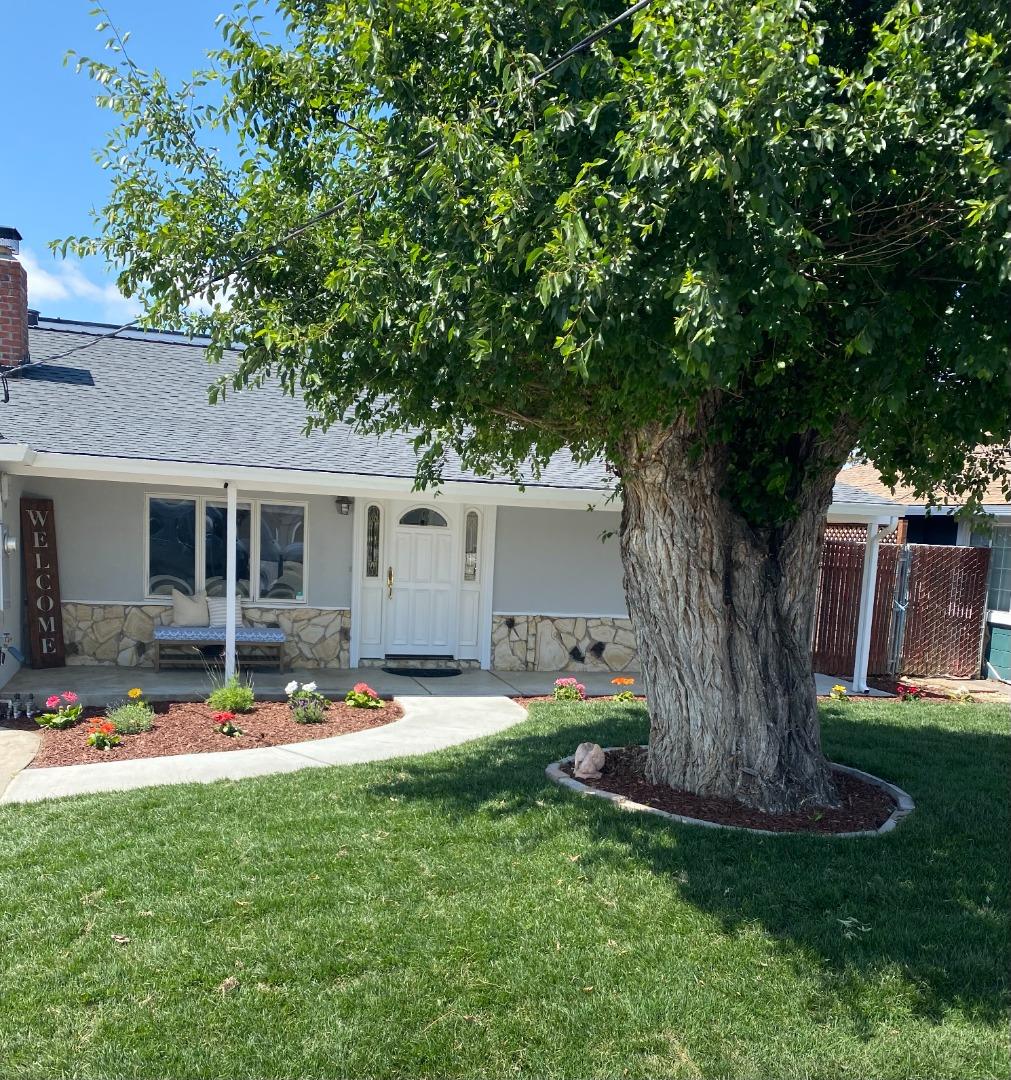 Neighborhood Neighborhood-94