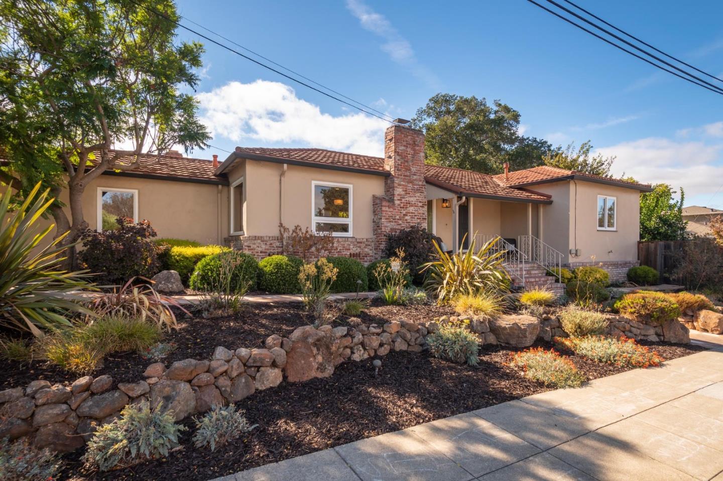 Neighborhood Neighborhood-76