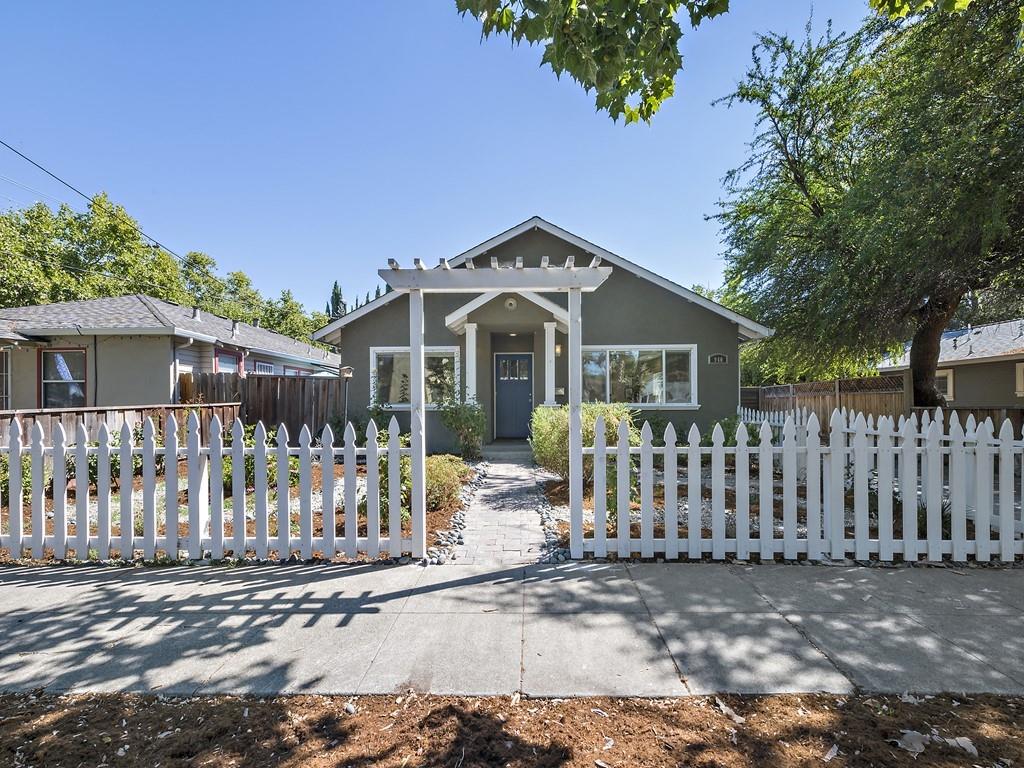 Neighborhood Neighborhood-44