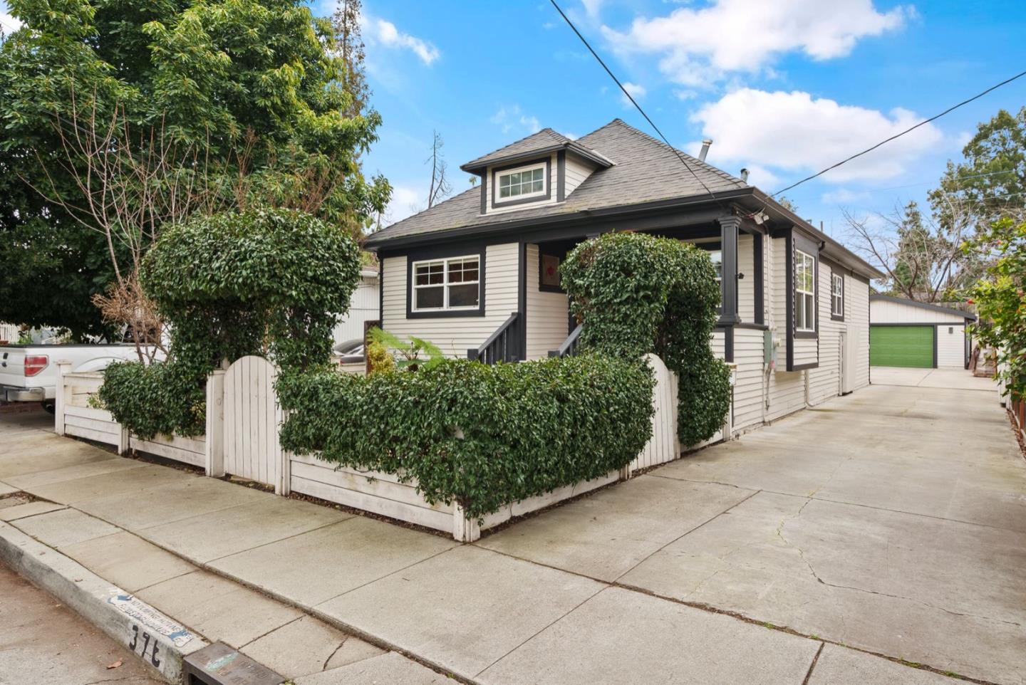 Neighborhood Neighborhood-6