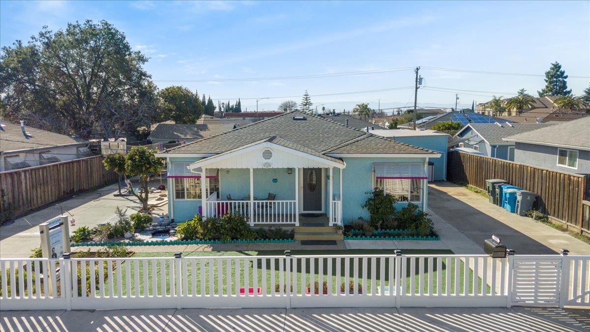 Neighborhood Neighborhood-68