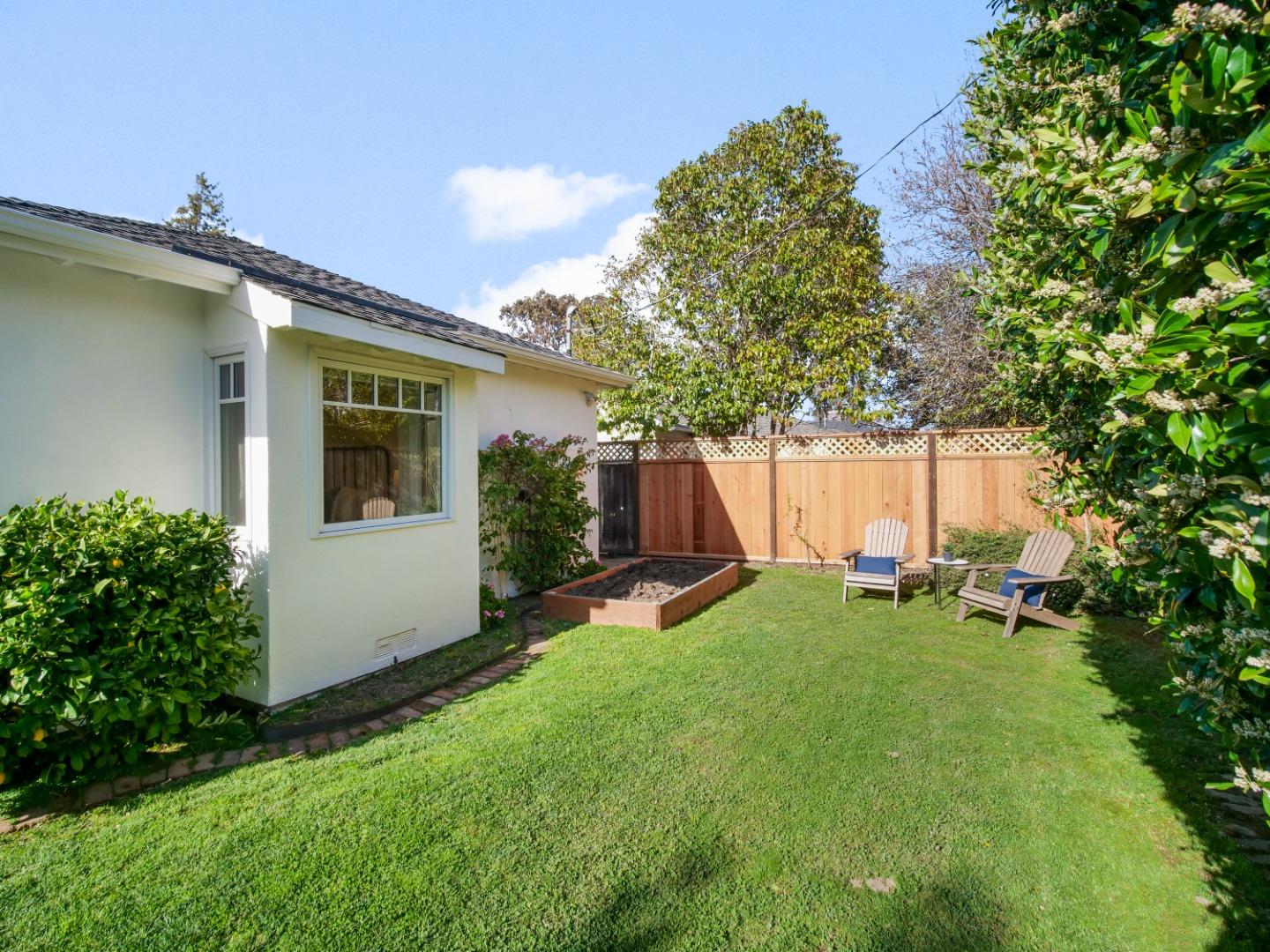 Neighborhood Neighborhood-109