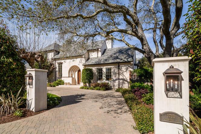 Neighborhood Neighborhood-1