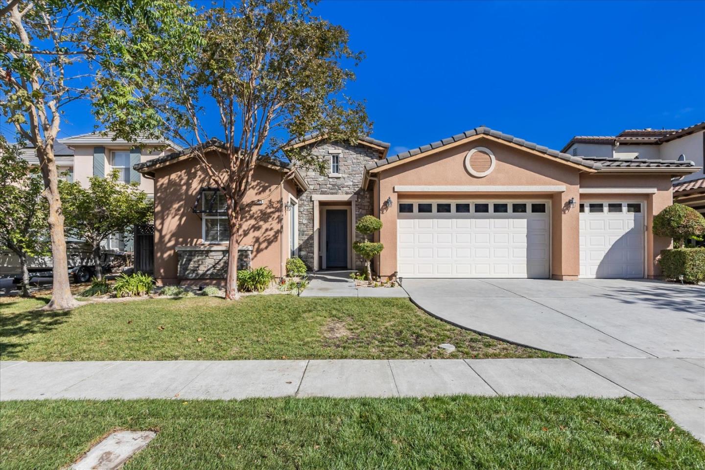 Neighborhood Neighborhood-43