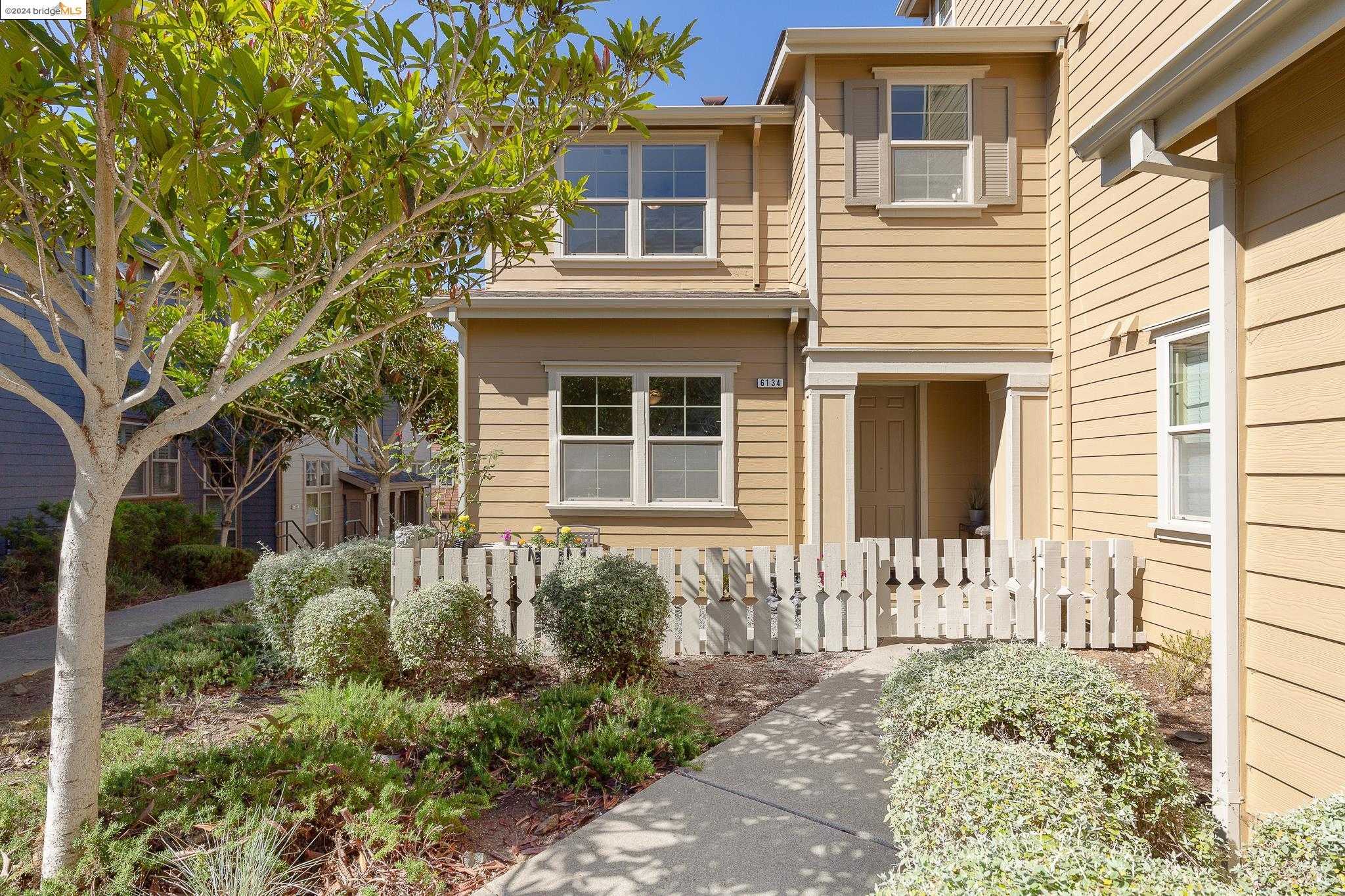 Neighborhood Neighborhood-10