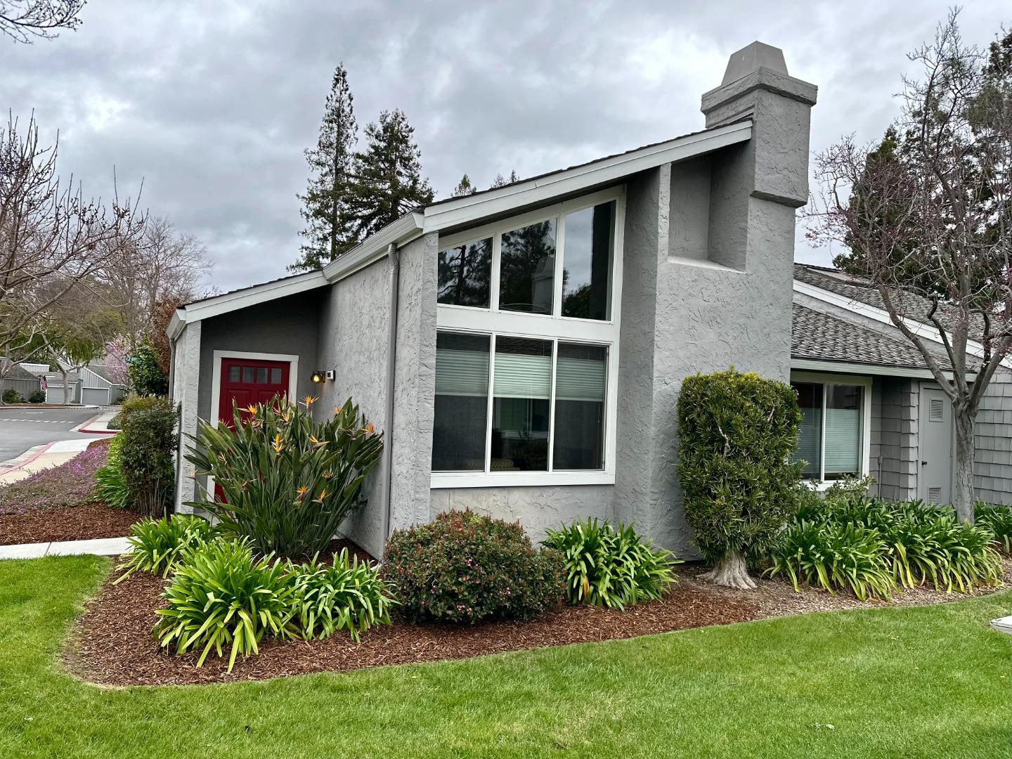 Neighborhood Neighborhood-32