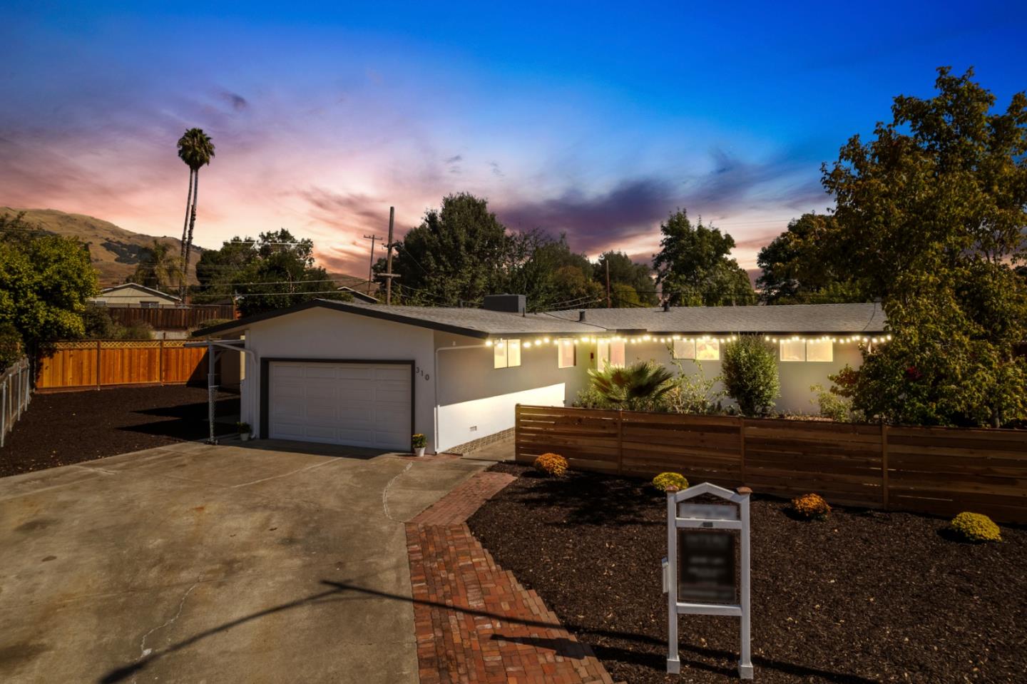 Neighborhood Neighborhood-30