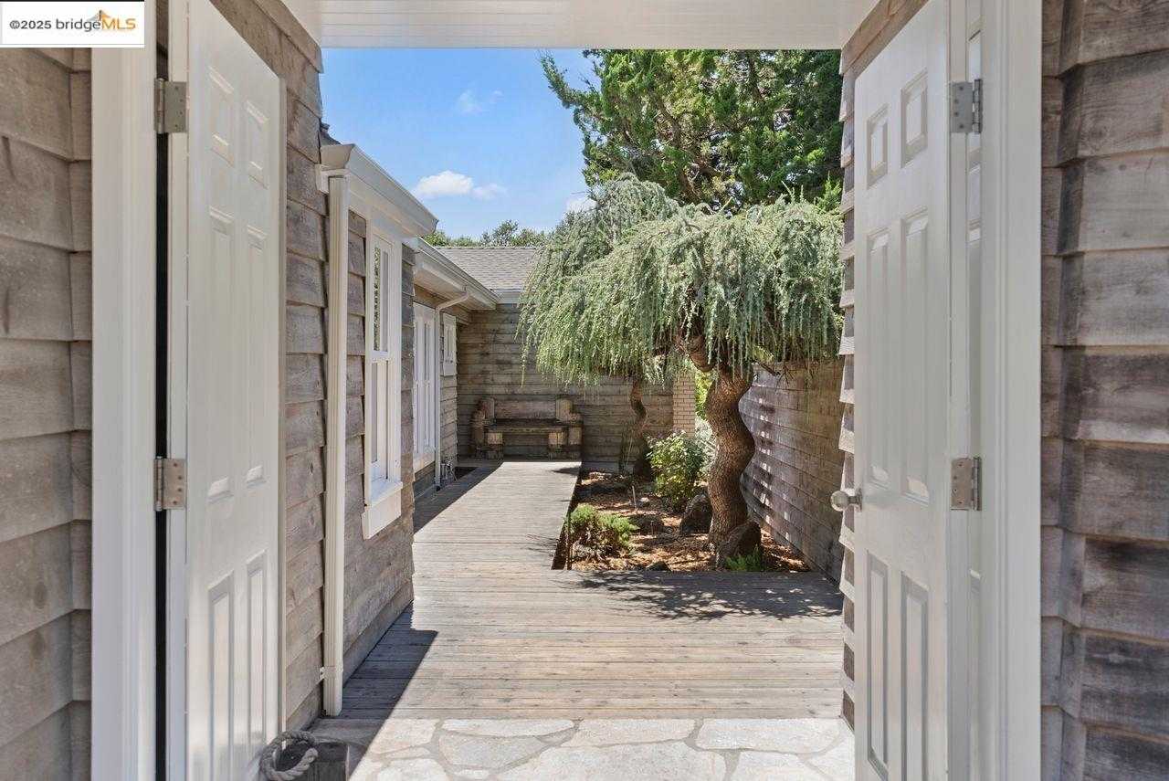 Neighborhood Neighborhood-10