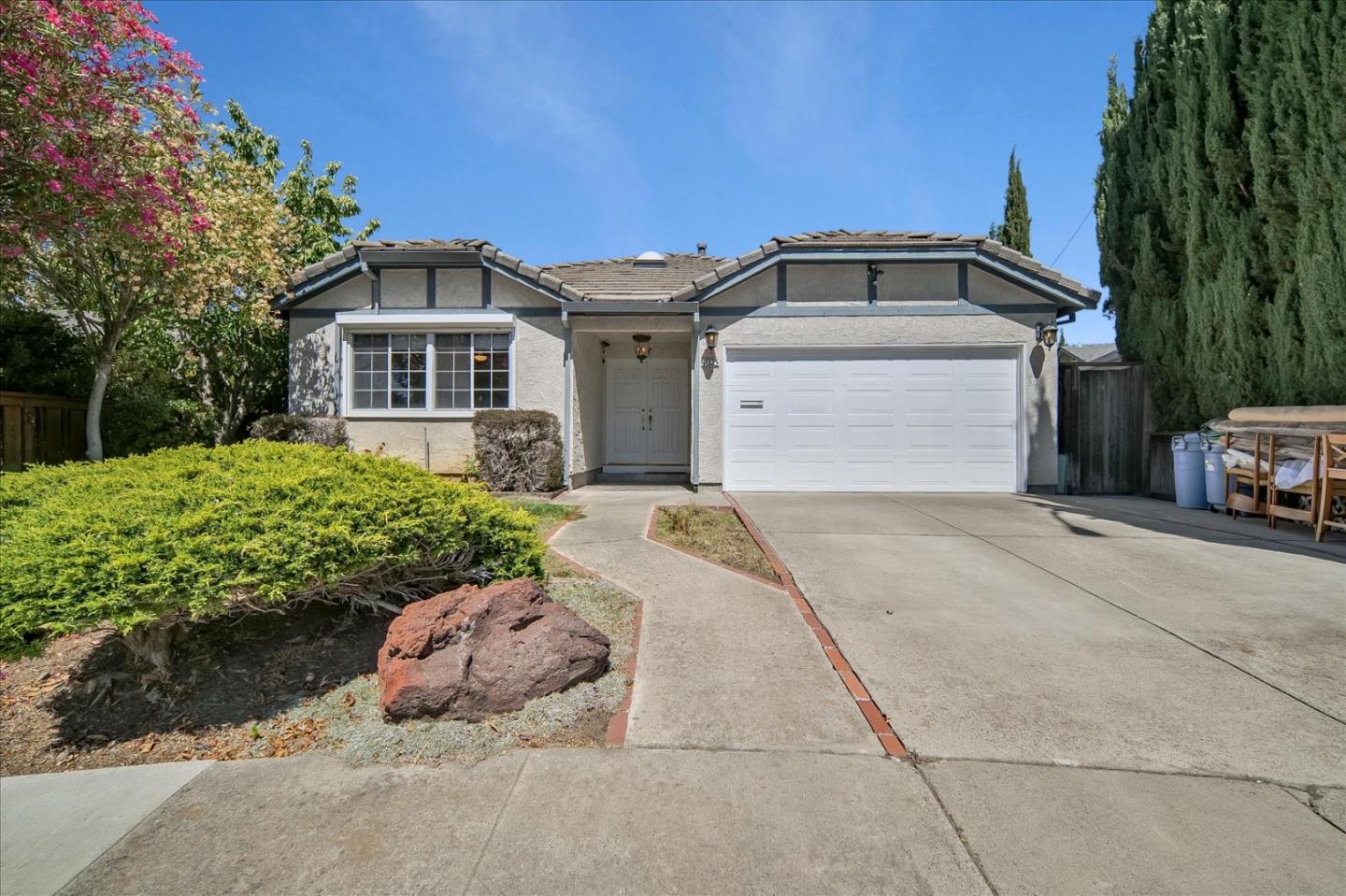 Neighborhood Neighborhood-32