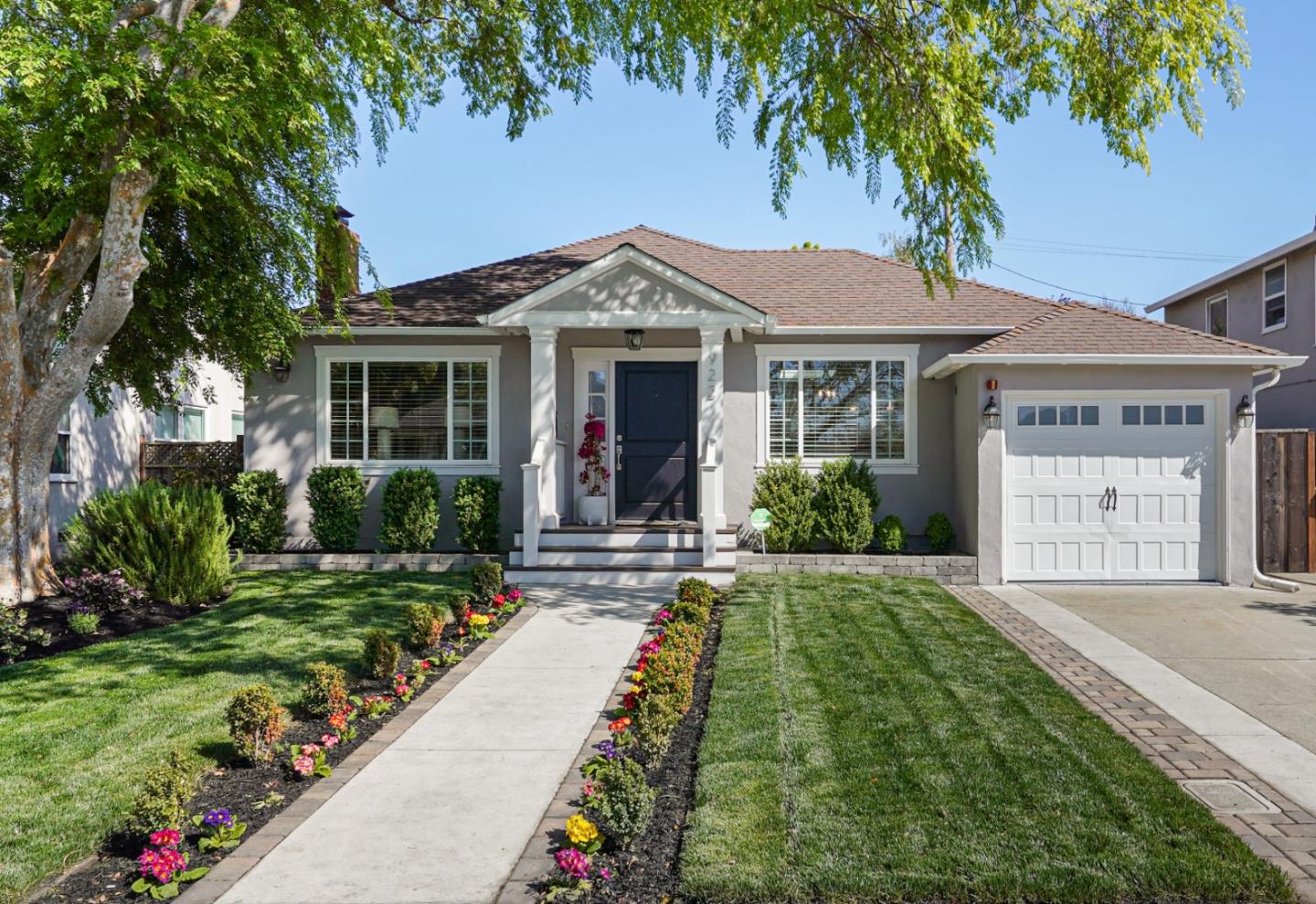 Neighborhood Neighborhood-44