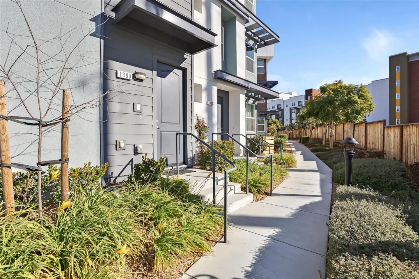 Neighborhood Neighborhood-172