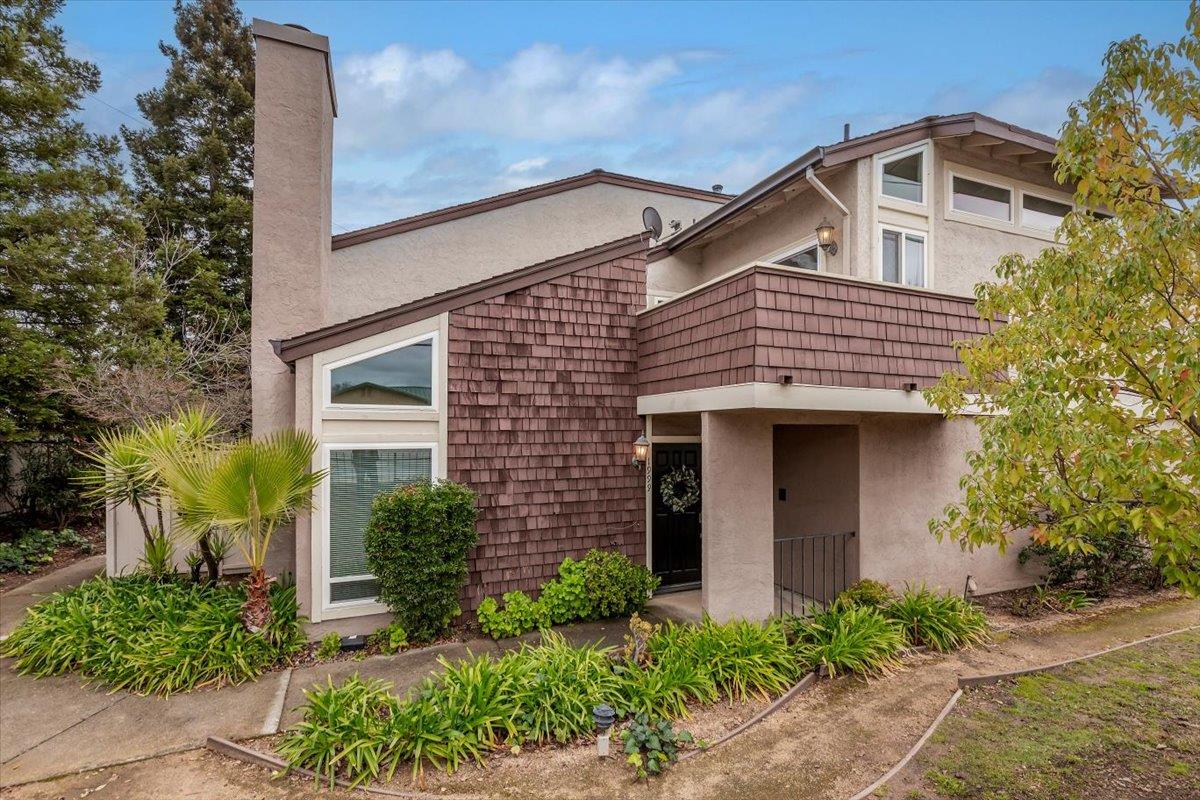 Neighborhood Neighborhood-10