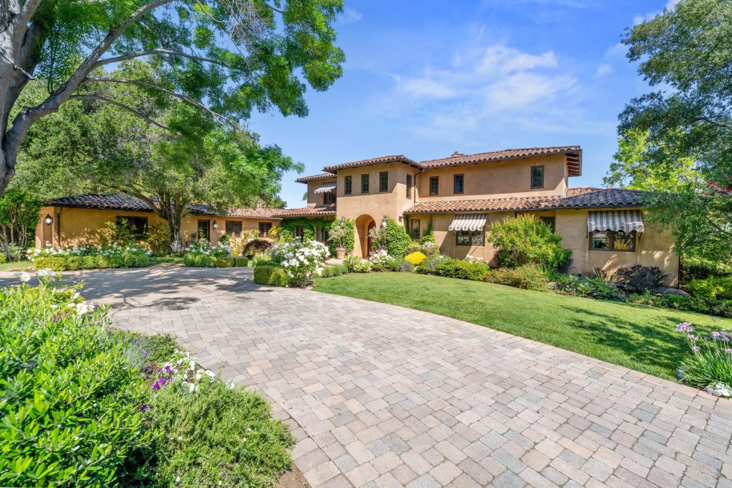 Neighborhood Neighborhood-1