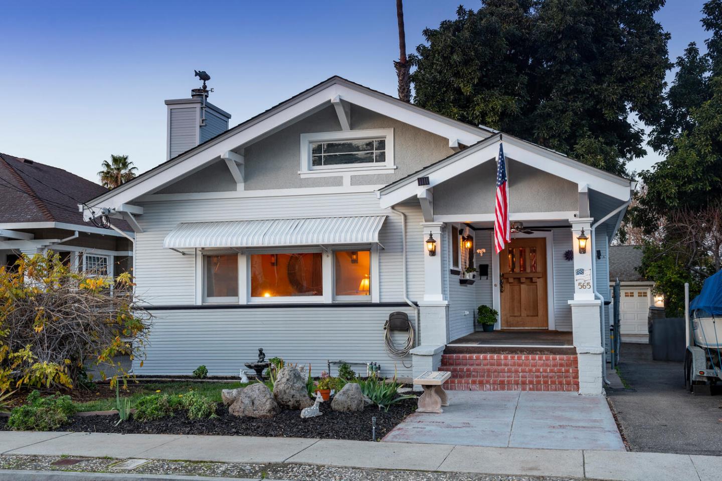 Neighborhood Neighborhood-32