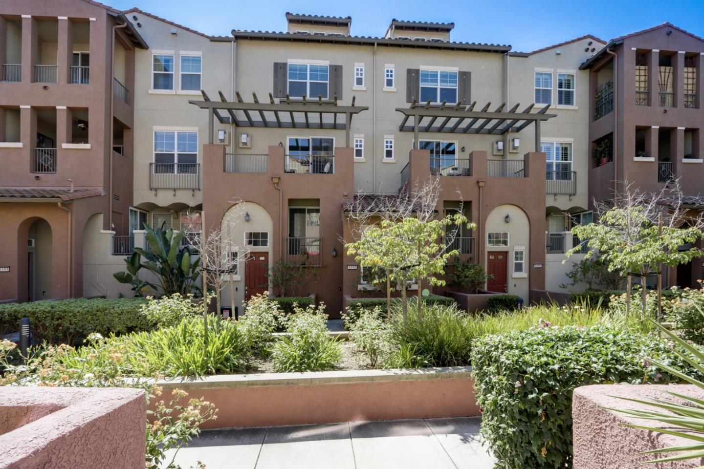 Neighborhood Neighborhood-41