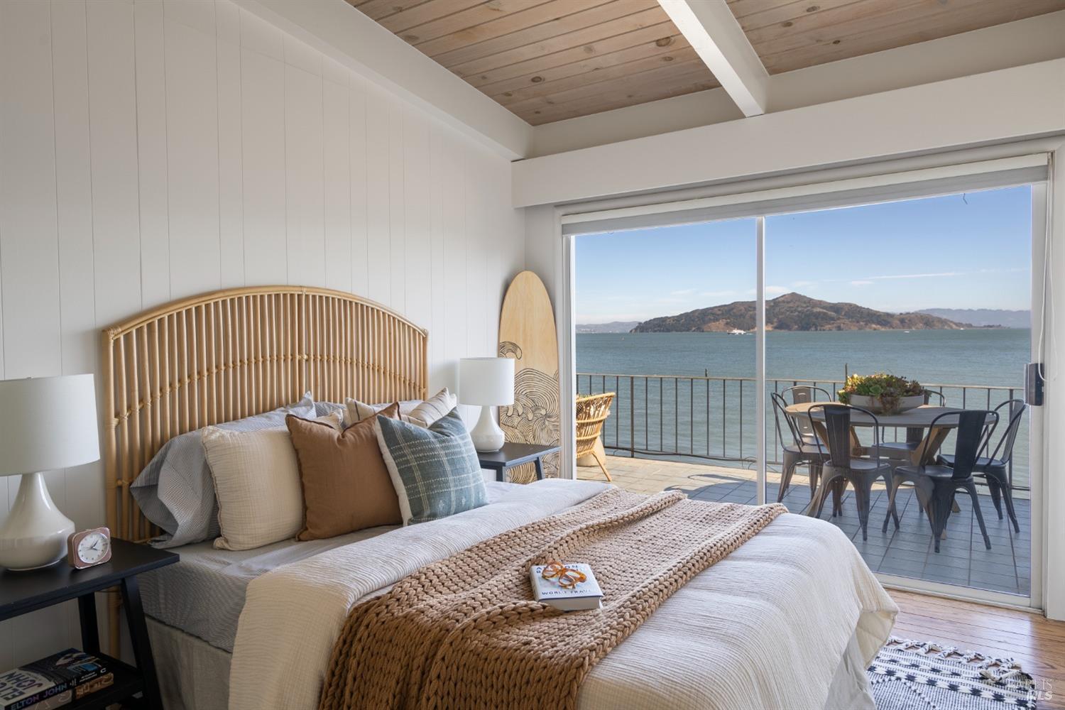 Neighborhood Neighborhood-4