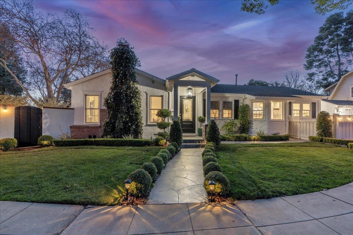 Neighborhood Neighborhood-18