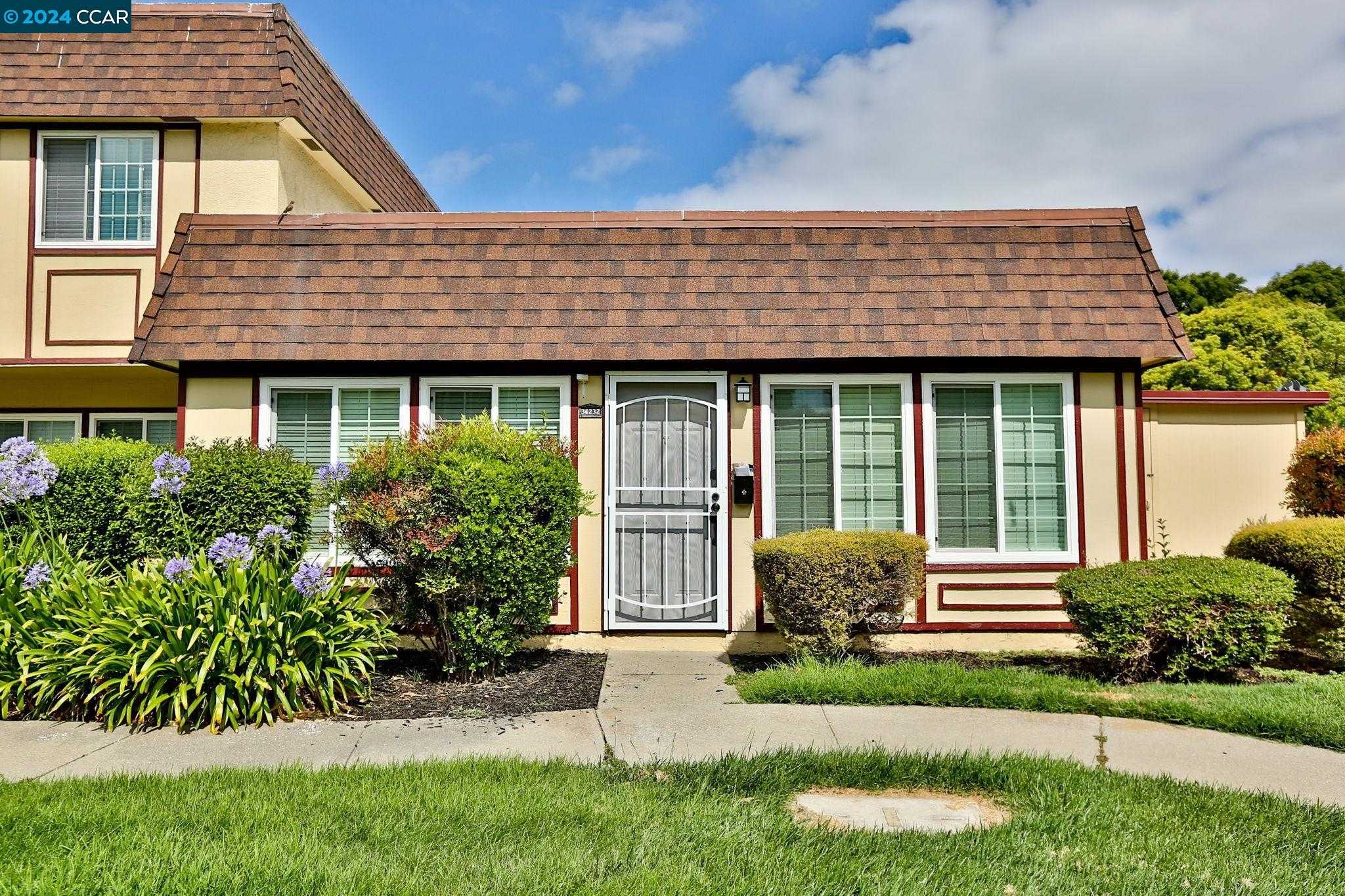 Neighborhood Neighborhood-16