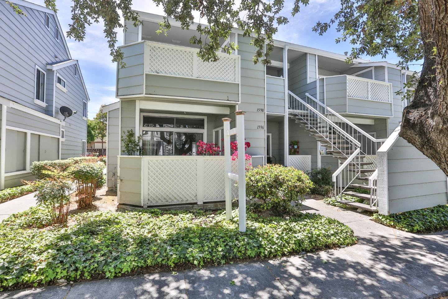 Neighborhood Neighborhood-52