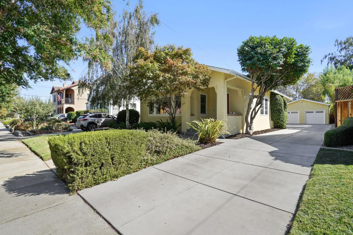 Neighborhood Neighborhood-29