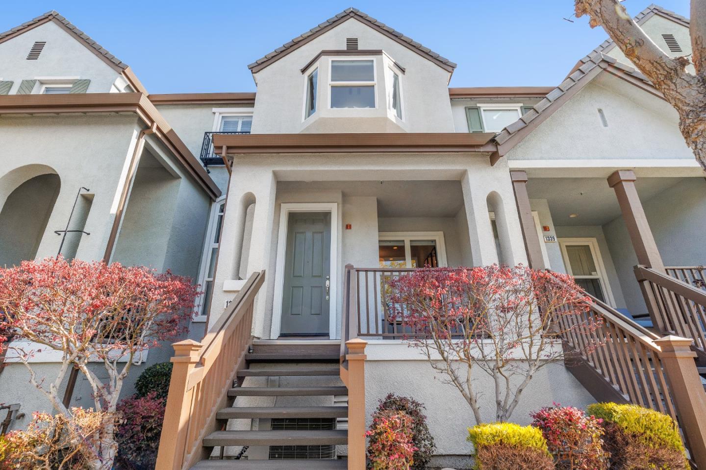 Neighborhood Neighborhood-4