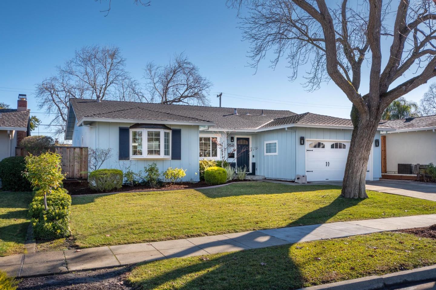 Neighborhood Neighborhood-121