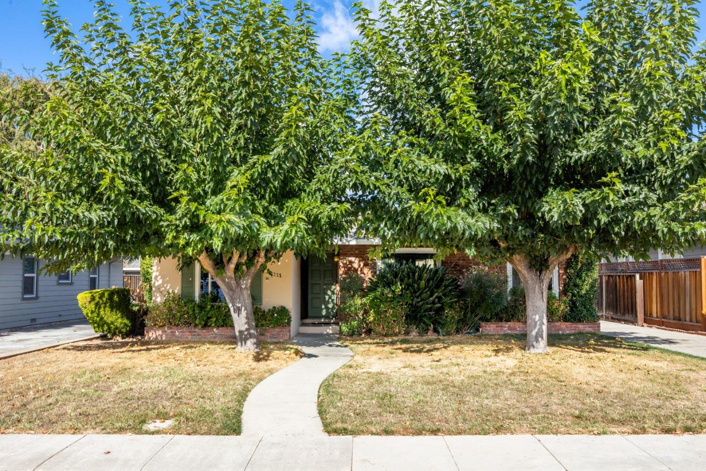 Neighborhood Neighborhood-76