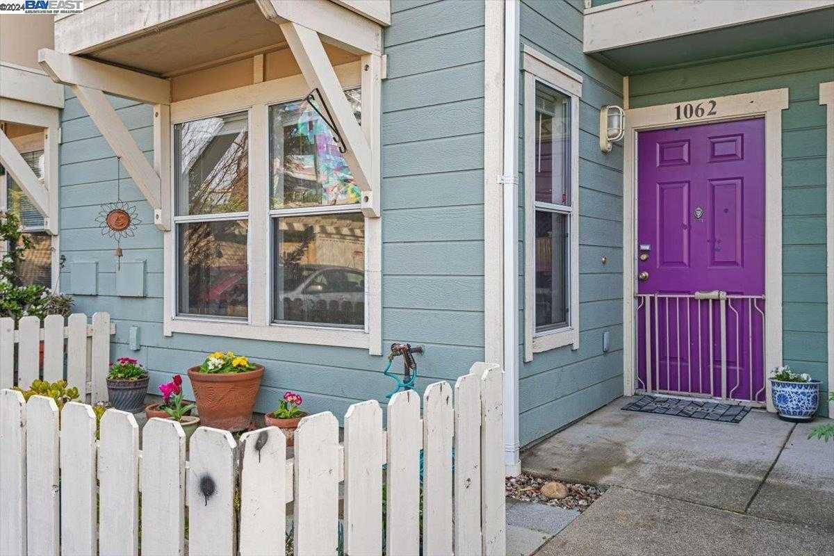 Neighborhood Neighborhood-15