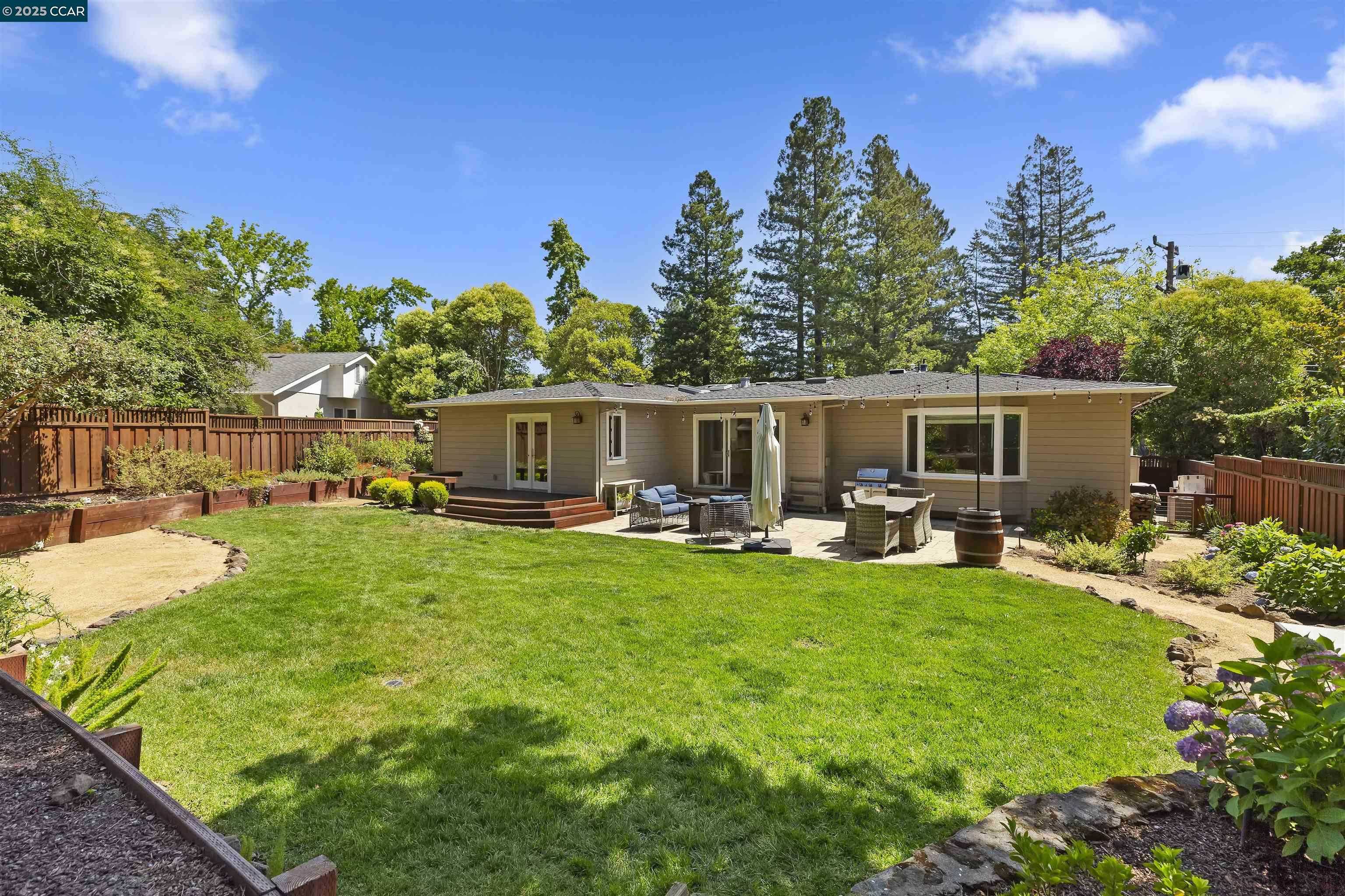 Neighborhood Neighborhood-16