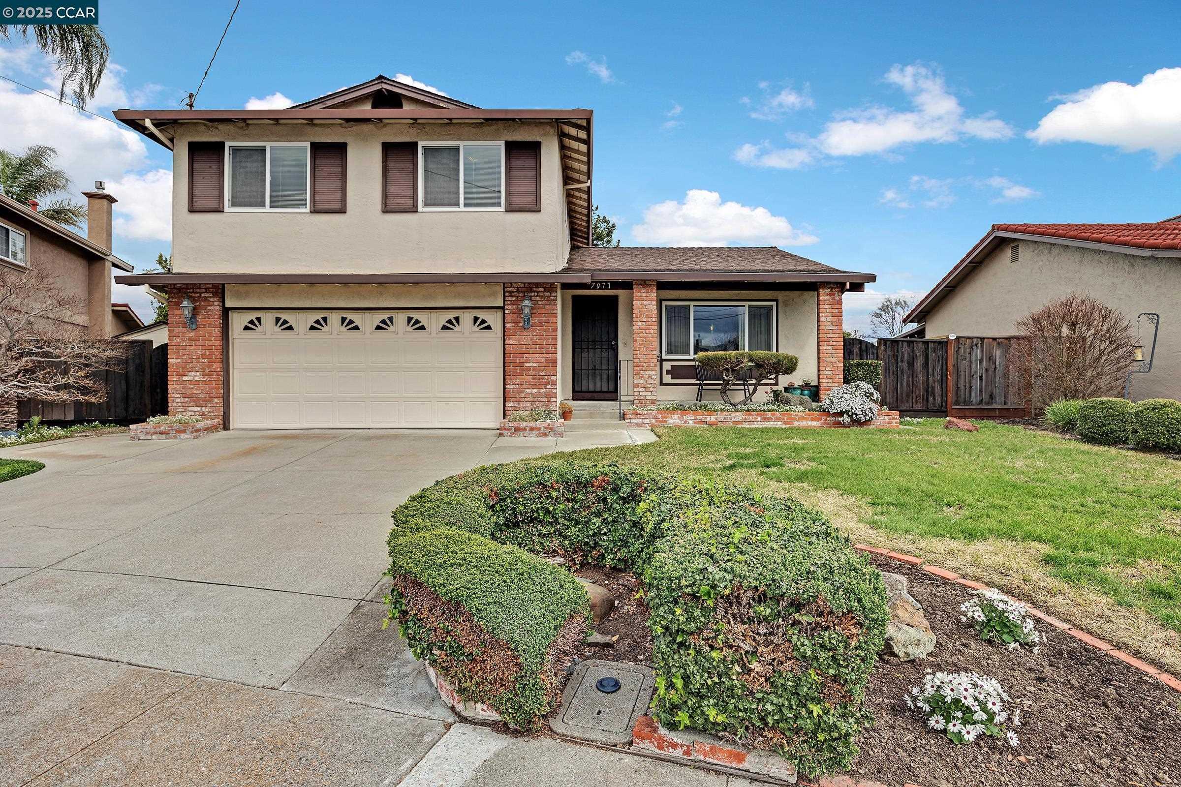 Neighborhood Neighborhood-5