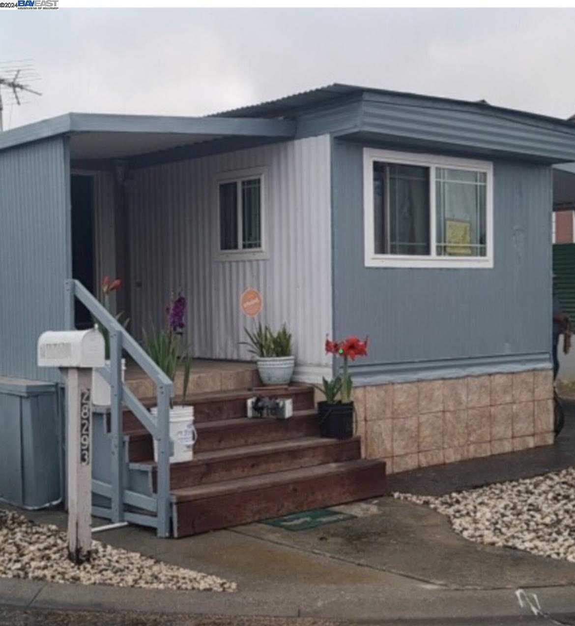 Neighborhood Neighborhood-25