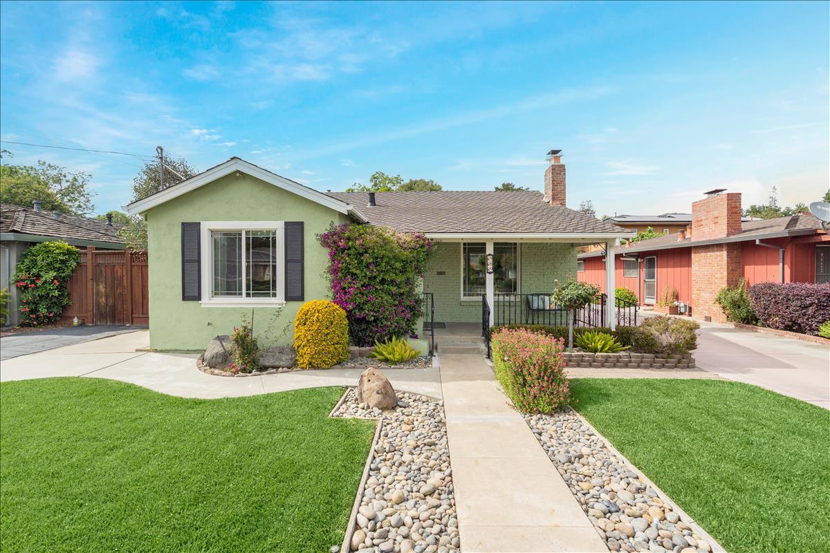 Neighborhood Neighborhood-44