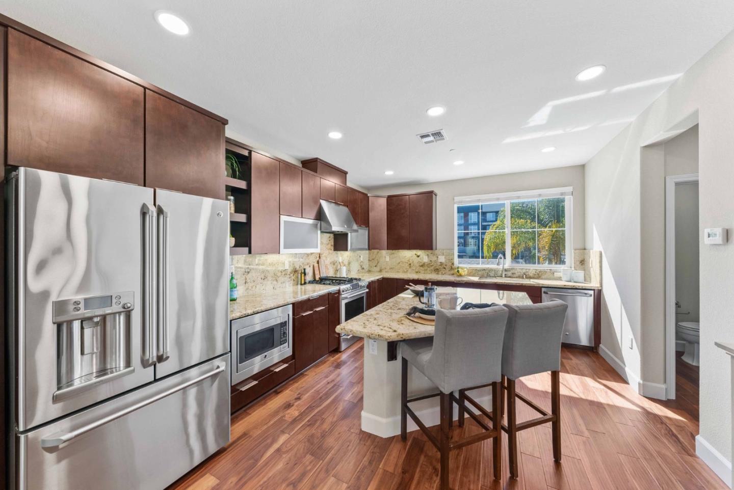 Neighborhood Neighborhood-79