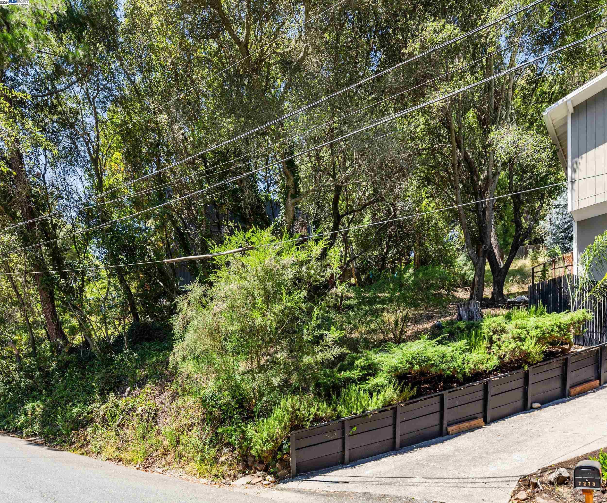 Neighborhood Neighborhood-28