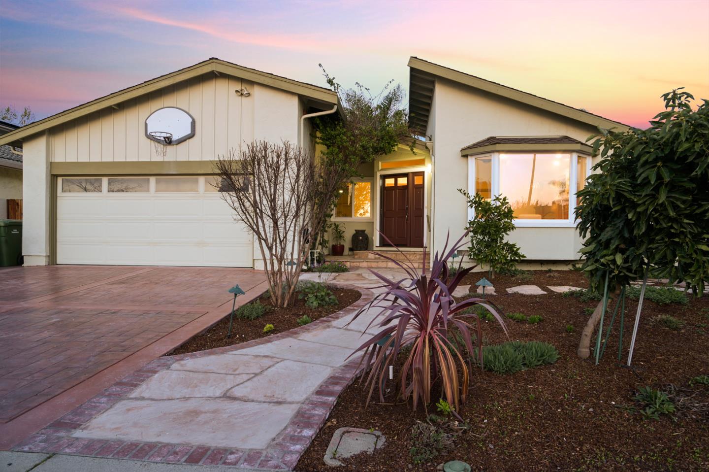 Neighborhood Neighborhood-32