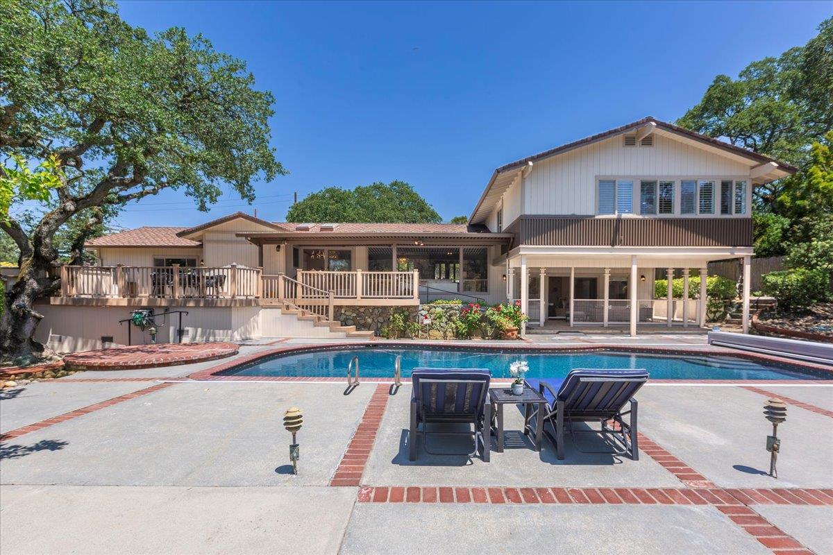 Neighborhood Neighborhood-10