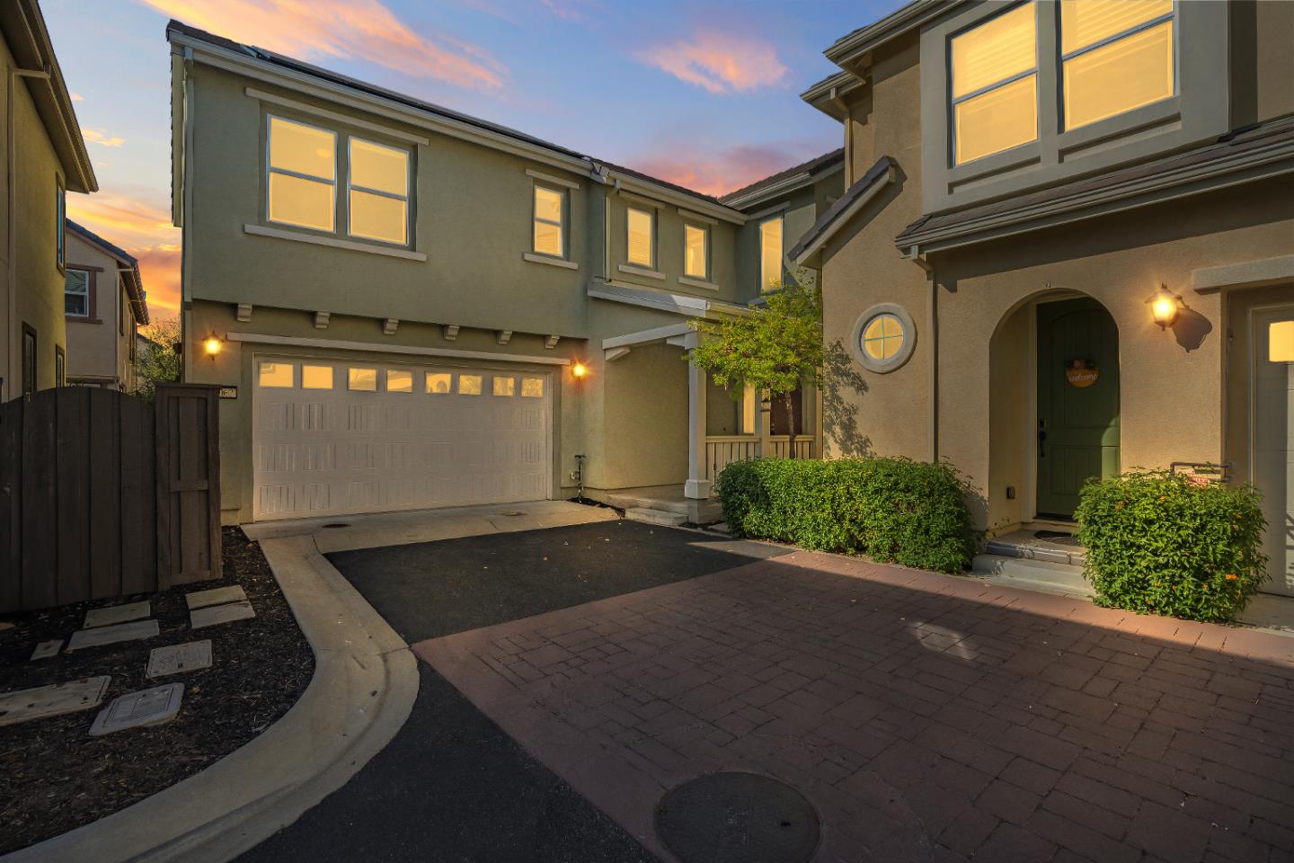 Neighborhood Neighborhood-59