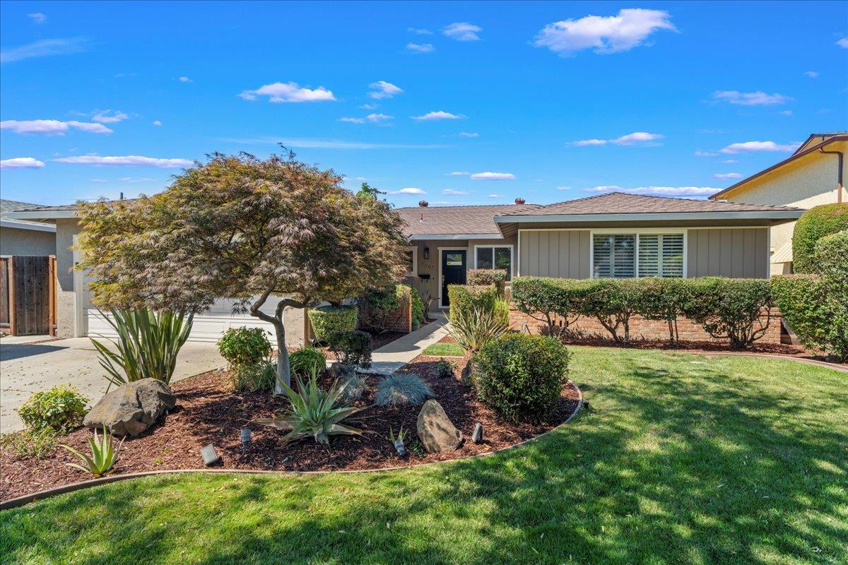 Neighborhood Neighborhood-4