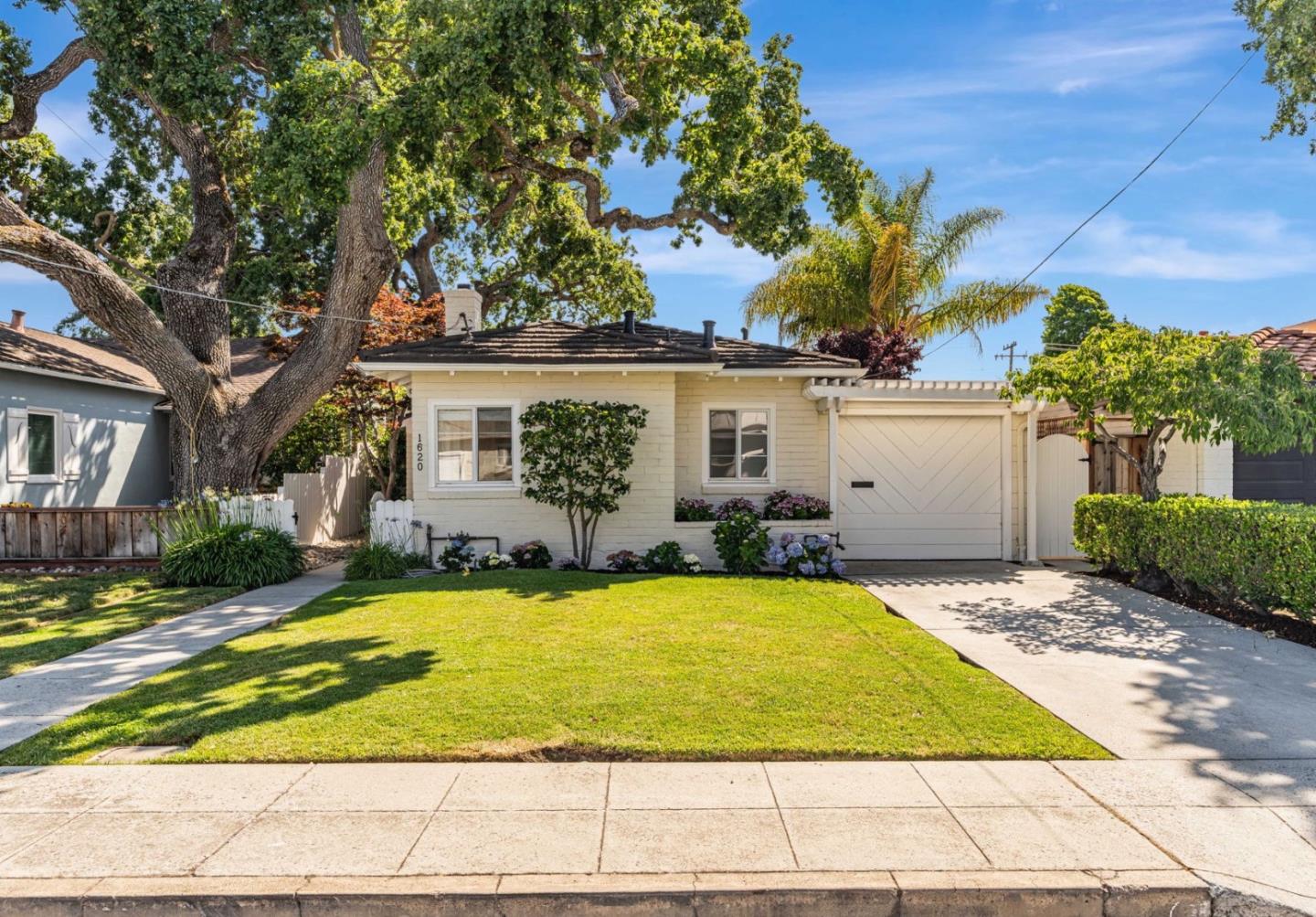 Neighborhood Neighborhood-17