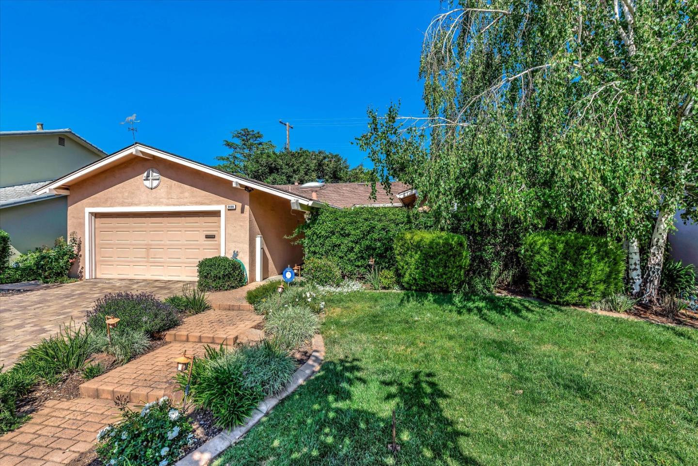 Neighborhood Neighborhood-40