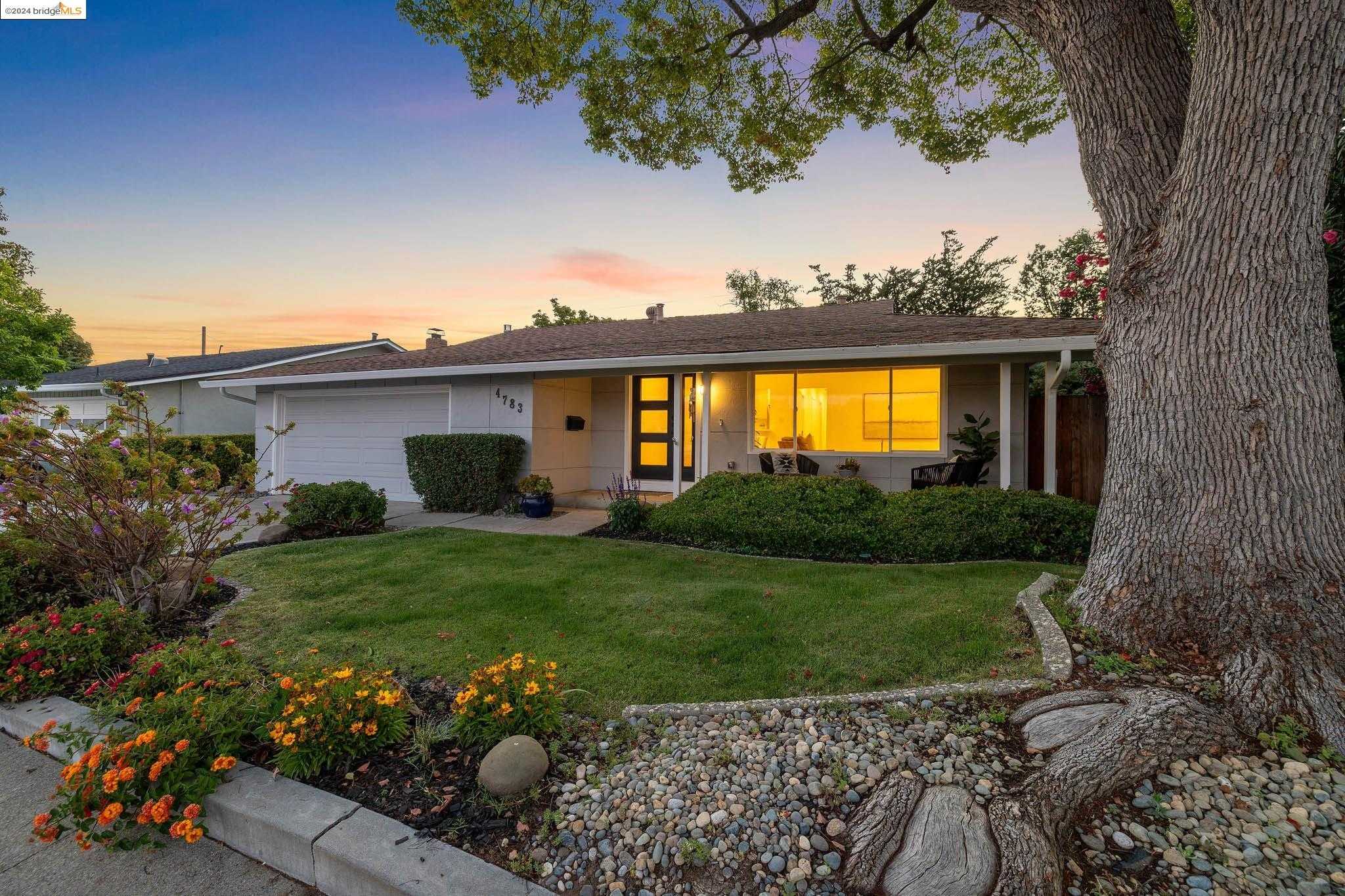 Neighborhood Neighborhood-4