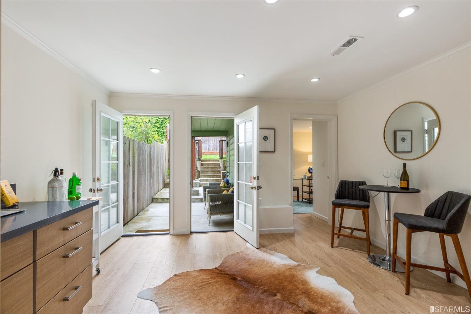 Neighborhood Neighborhood-305