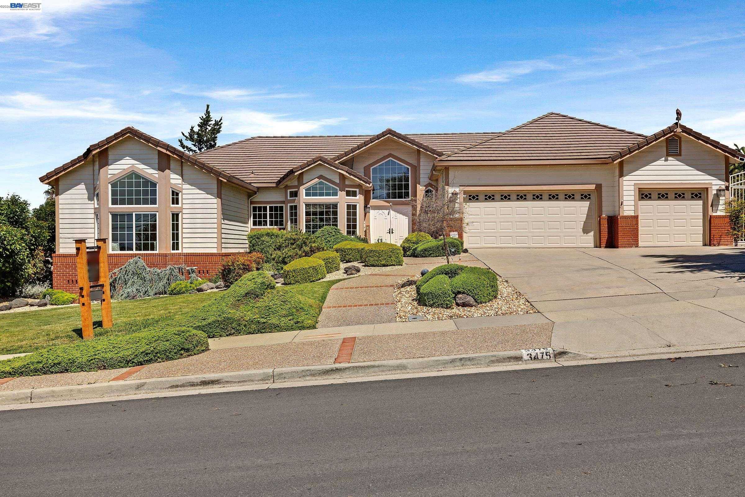 Neighborhood Neighborhood-15