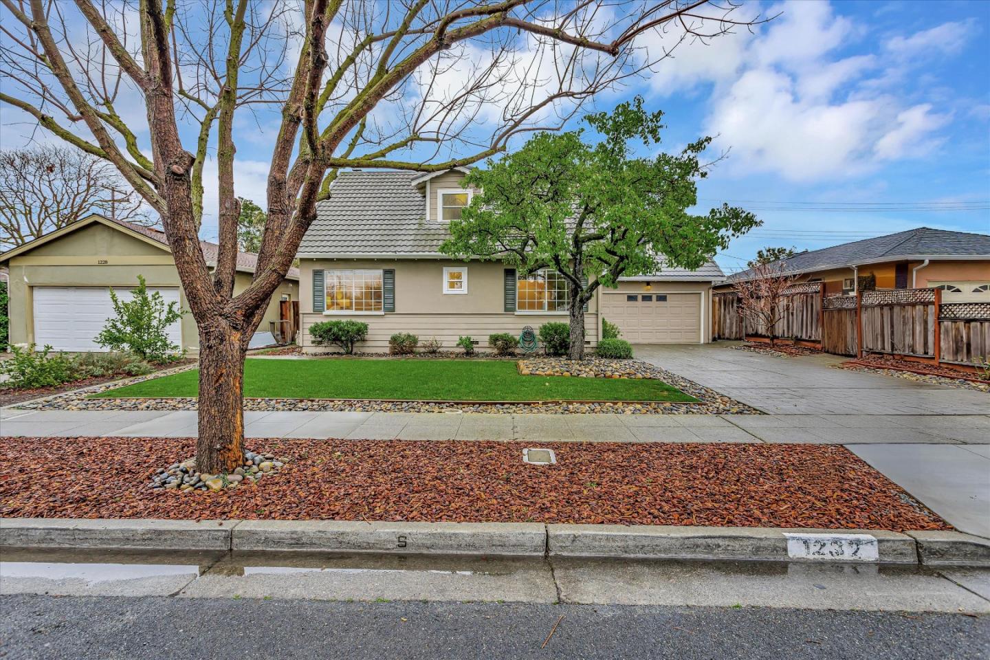 Neighborhood Neighborhood-34