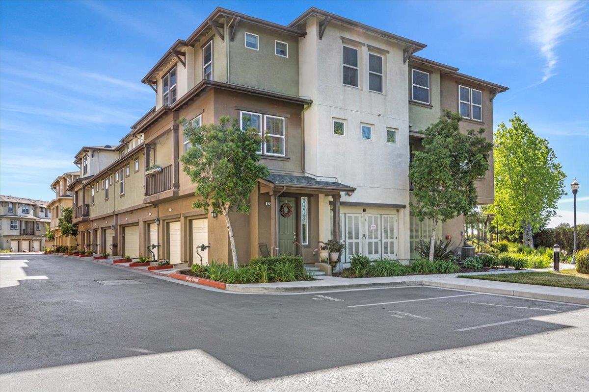 Neighborhood Neighborhood-63